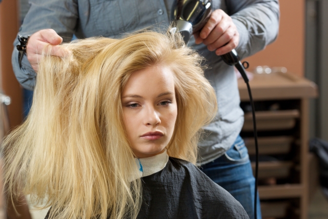 髪のボリュームの原因と対策の記事の説明用画像